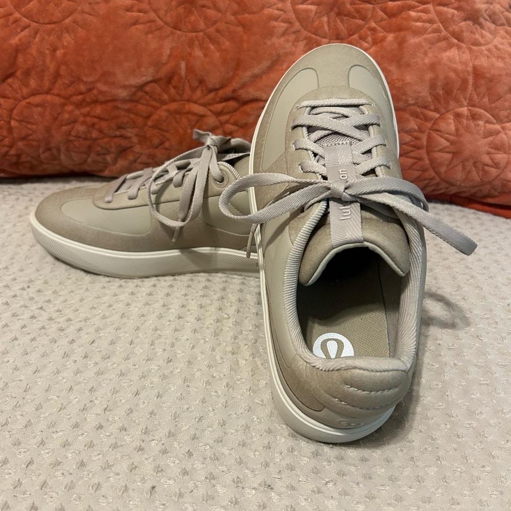 Lululemon Women’s Cityverse Sneakers. Raw Linen/Natural Ivory Size 7.5 39.